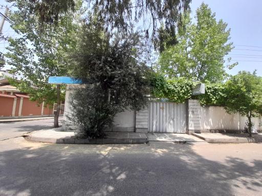 عکس دفتر وکالت دکتر امیرحسین مهرگان