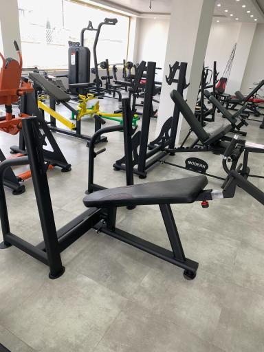 عکس کارخانه بازرگانی واریان اسپرت