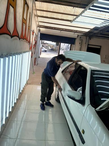 عکس مرکز کارشناسی رنگ خودروی طاها