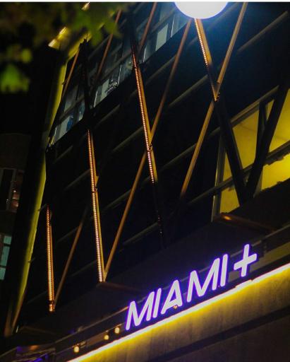 عکس کافه میامی پلاس