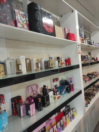 عکس گالری آرایشی و بهداشتی برکه