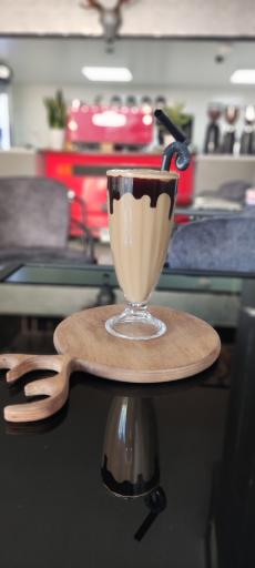 عکس کافه شوکا 