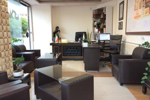 عکس مشاور املاک کیوان