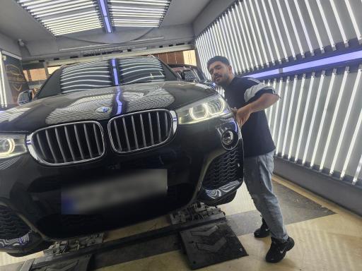 عکس کارشناسی فنی و تشخیص رنگ خودرو عبادی