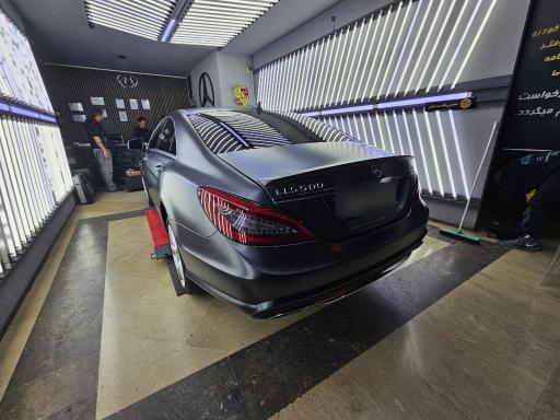 عکس کارشناسی فنی و تشخیص رنگ خودرو عبادی