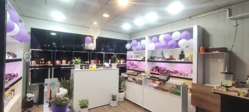 عکس گالری آرایشی و بهداشتی برکه