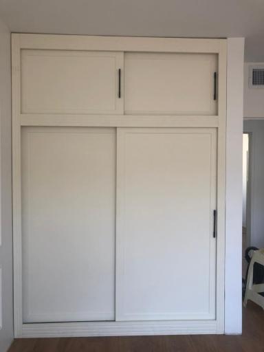 عکس آیناز چوب