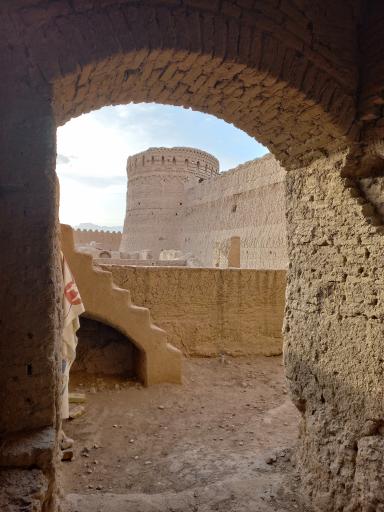 عکس قلعه مهرپادین