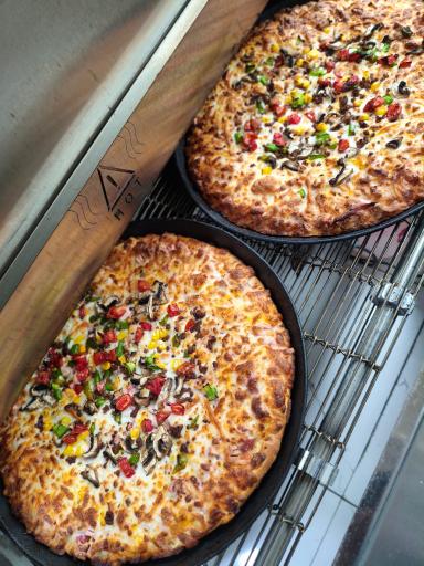 عکس پیتزا و برگر غروب