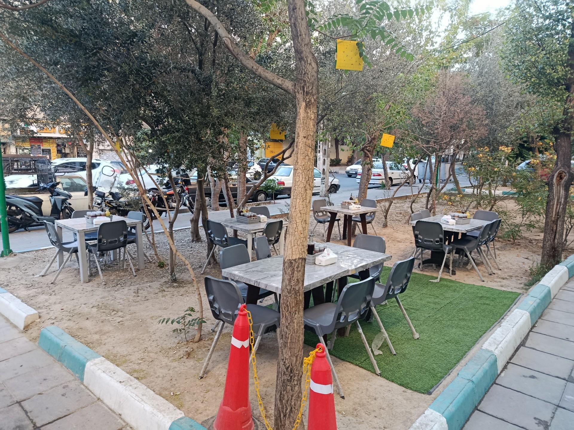 عکس سیراب شیردان تاج