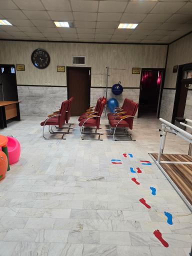 عکس کلینیک کاردرمانی و گفتاردرمانی نویان