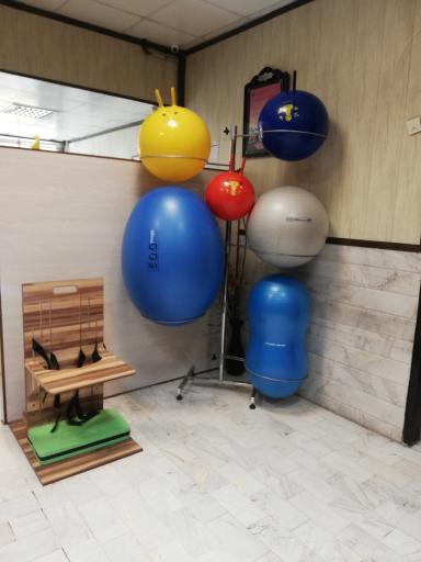 عکس کلینیک کاردرمانی و گفتاردرمانی نویان