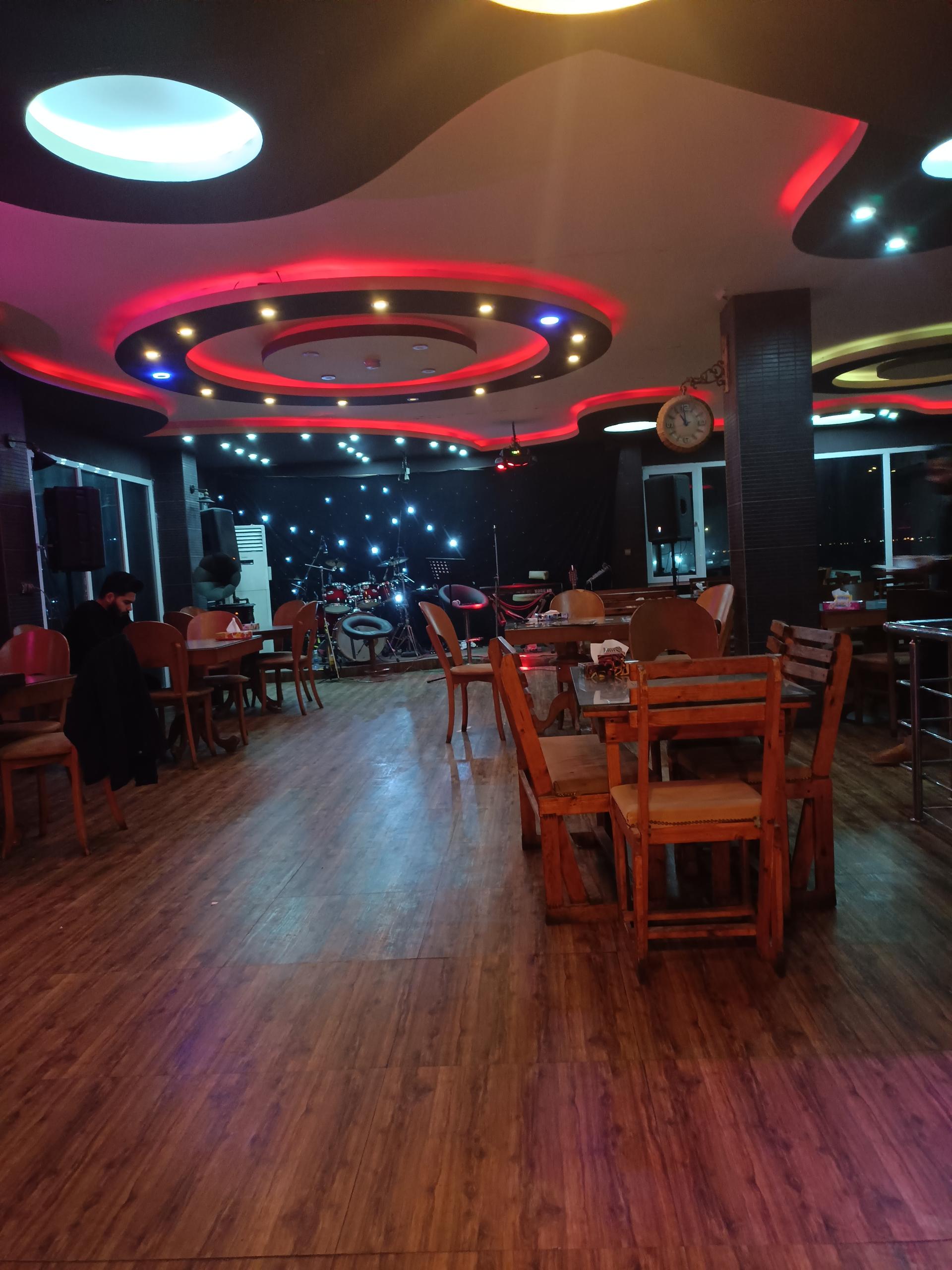 عکس کافه رستوران هخامنش