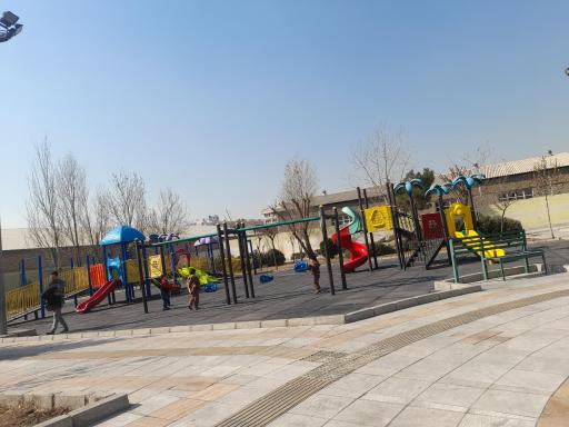 عکس زمین بازی کودکان