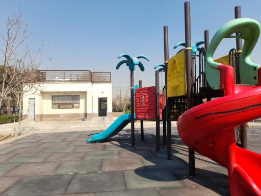 عکس زمین بازی کودکان