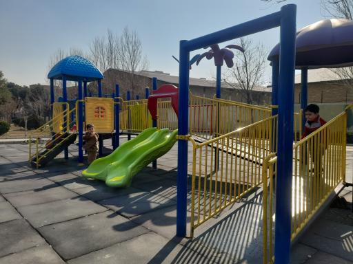 عکس زمین بازی کودکان