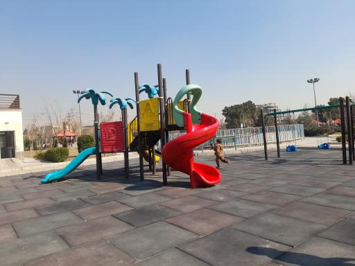 عکس زمین بازی کودکان