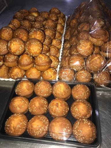 عکس کافه قنادی آدم برفی 