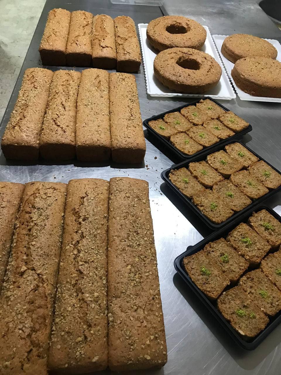 عکس کافه قنادی آدم برفی 