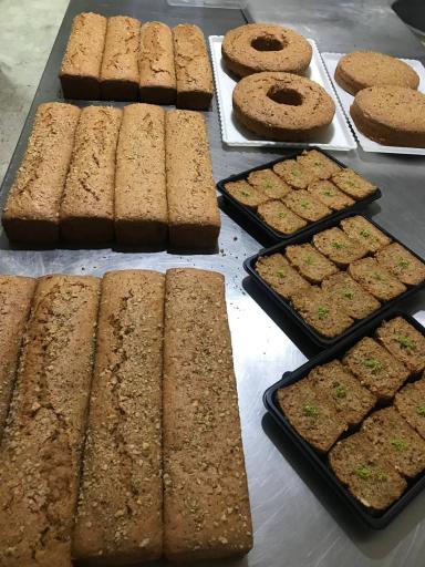 عکس کافه قنادی آدم برفی 