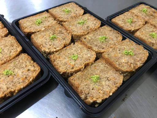 عکس کافه قنادی آدم برفی 