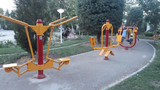 عکس وسایل ورزشی بوستان نیلوفر