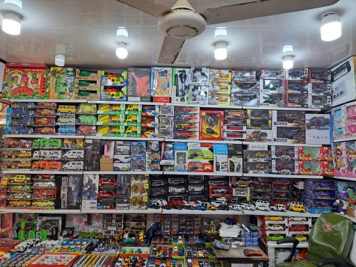 عکس فروشگاه اسباب بازی ایزدی