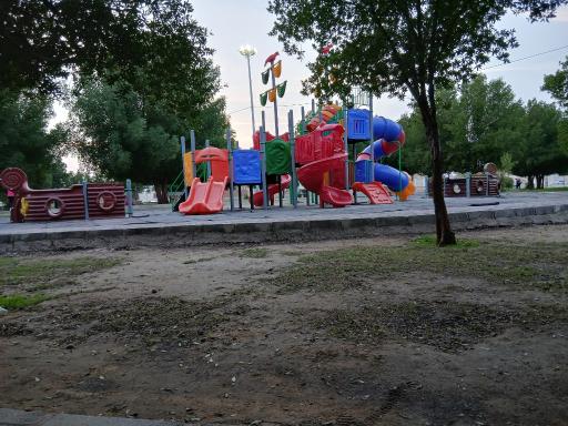 عکس زمین بازی کودکان