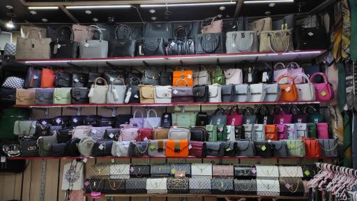 عکس بانک کیف و روسری حاجی زاده