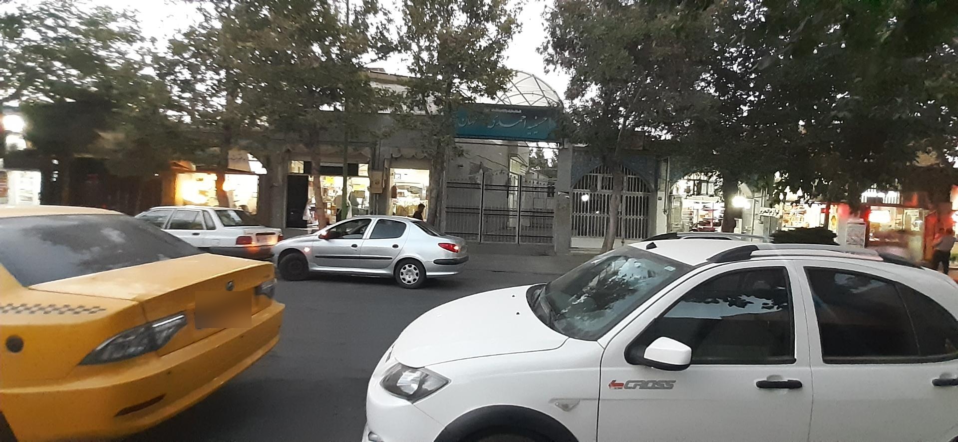 عکس حسینیه احمدی- لبنیات فروشی- فرنی