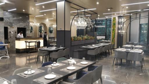 عکس کافه رستوران حضرت