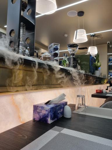 عکس کافه رستوران حضرت