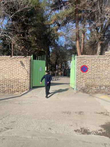 عکس درب جنوب‌شرقی بقعه قدمگاه