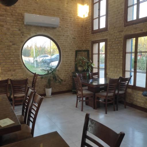 عکس رستوران ماهی سرای برکه