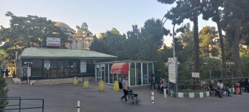 عکس داروخانه شبانه‌‌روزی بیمارستان شریعتی