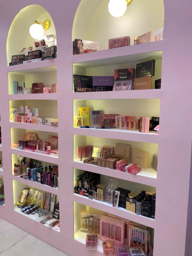 لوازم آرایشی مون چری