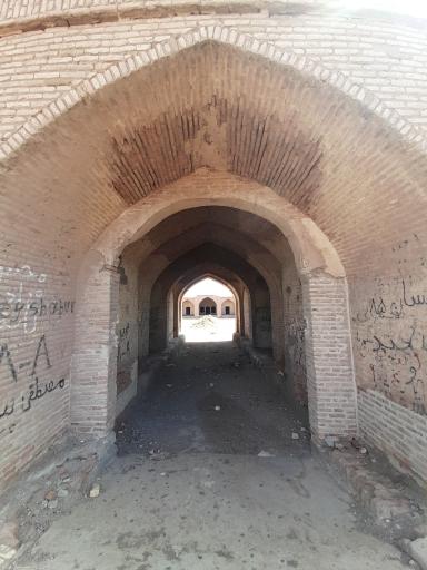 عکس کاروان سرا صدر آباد 