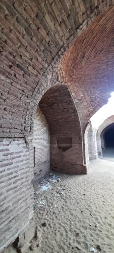 عکس کاروان سرا صدر آباد 