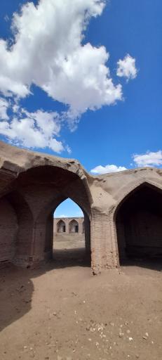 عکس کاروان سرا صدر آباد 