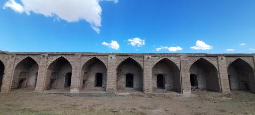 عکس کاروان سرا صدر آباد 