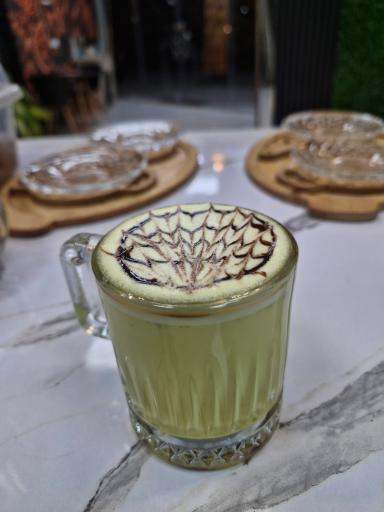 عکس کافی شاپ  یه ربع دلخوشی 