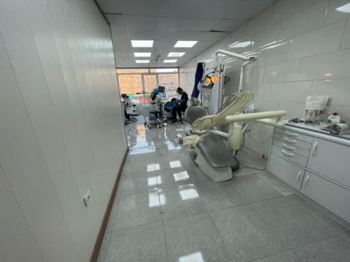 عکس دندانپزشکی دکتر حمید کثیری 