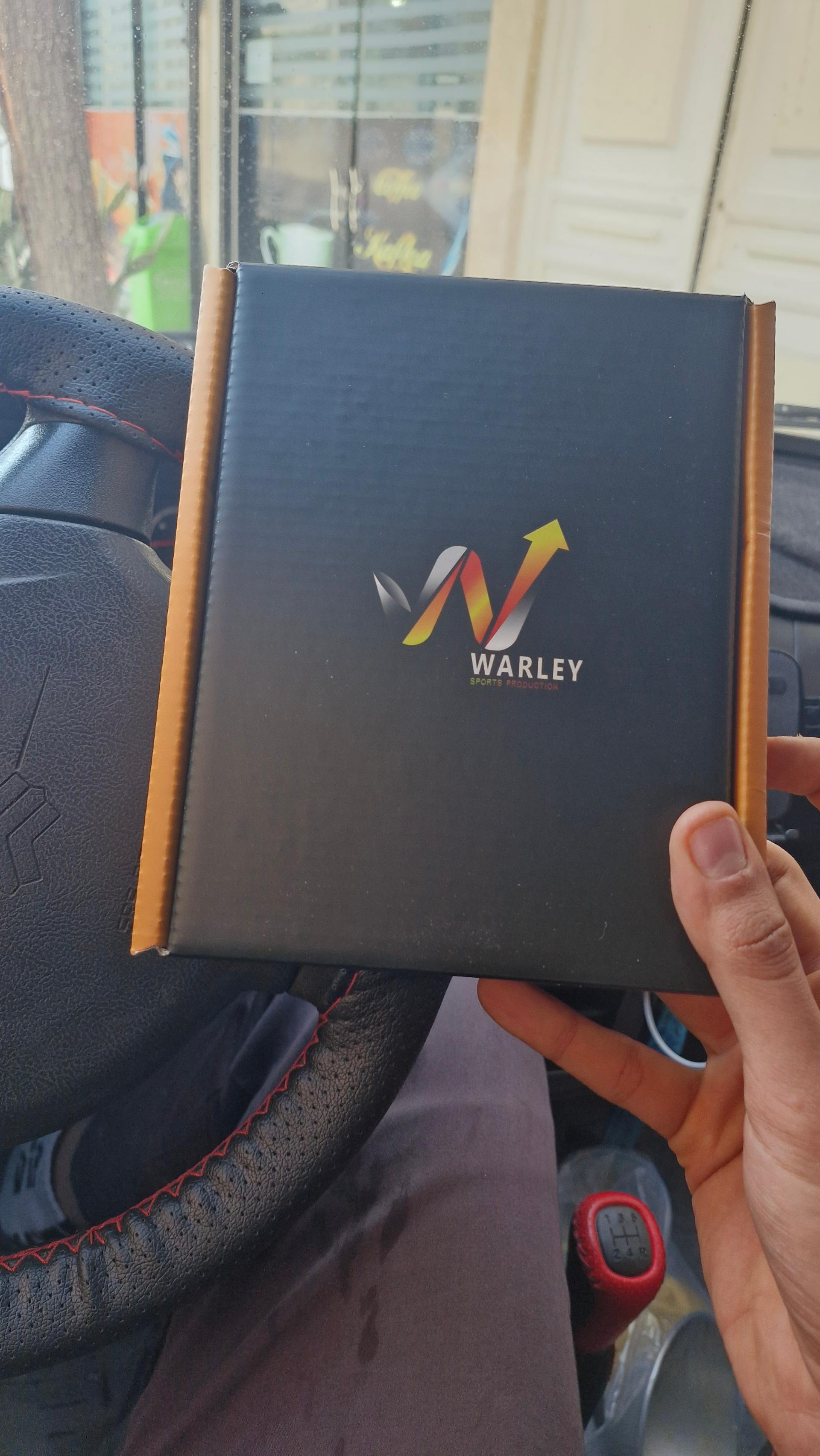 عکس پوشاک ورزشی وارلی