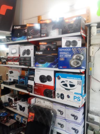 عکس رادیو، پخش و دزدگیر حسین