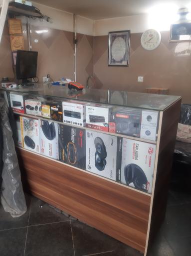 عکس رادیو، پخش و دزدگیر حسین