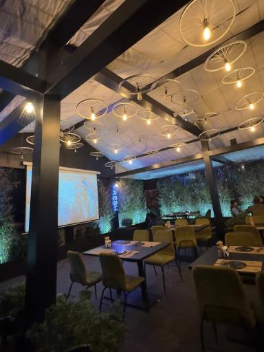 عکس کافه رستوران بایسیکل 