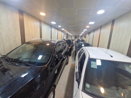 اتومبیل لوکس