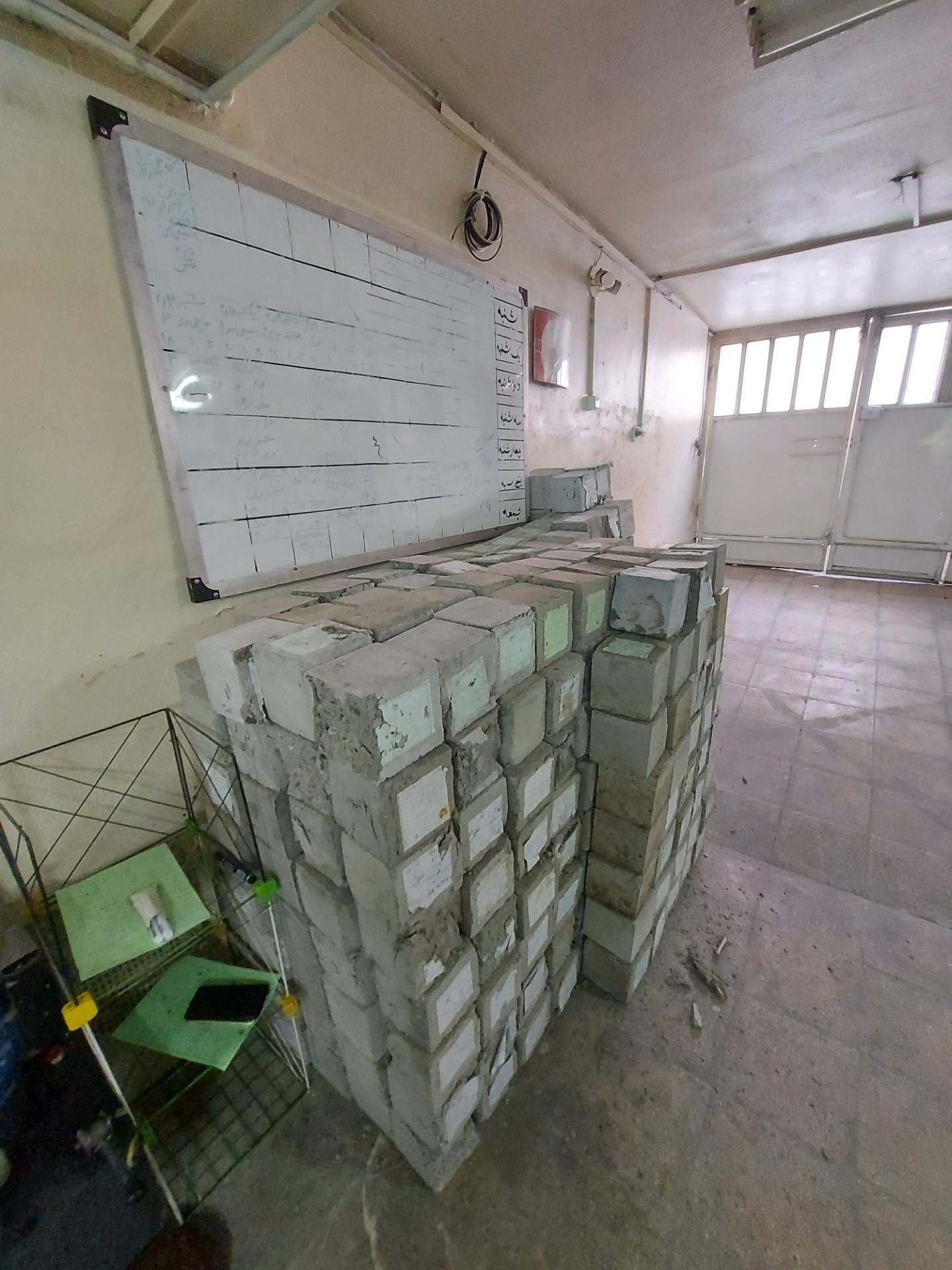 عکس آزمایشگاه خاک و بتن پاسارگاد 