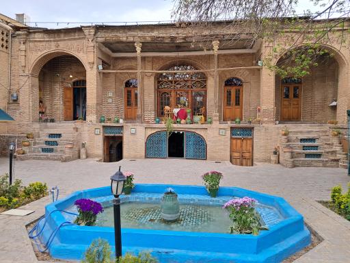 خانه رئوفیها