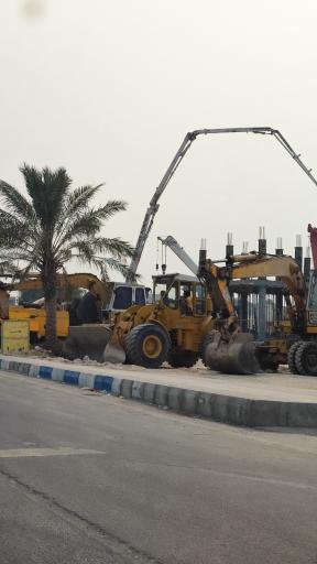 عکس ایستگاه جرثقیل و ماشین های صنعتی سنگین بندر نخل تقی